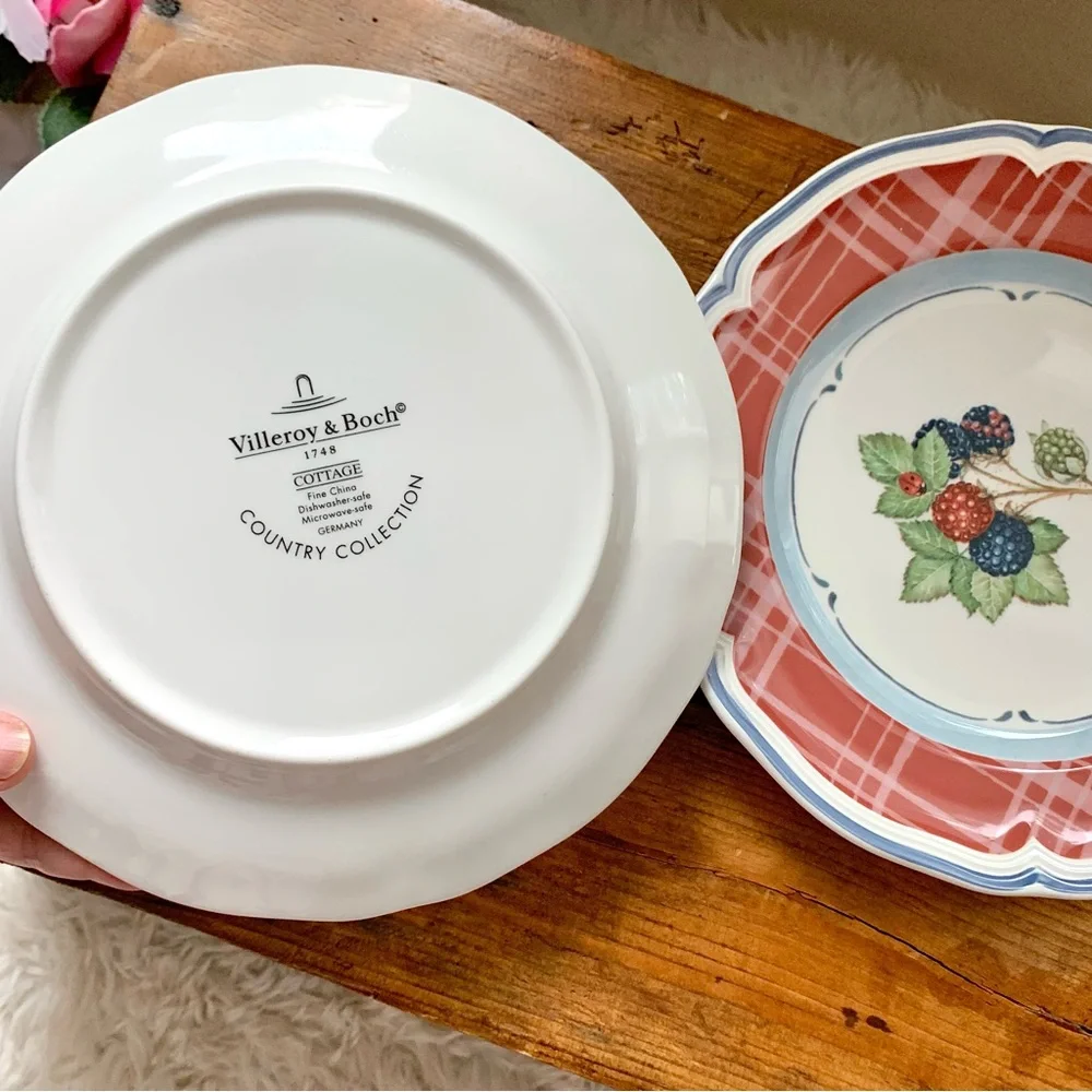 Villeroy & Boch SET of 2 Cottage Berries 8” Salad Plates Country Collection Red